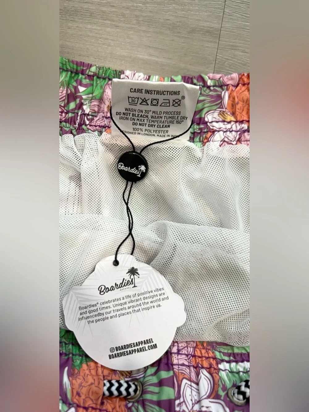 Boardies Apparel Mens Large NWT Purple Floral Pineapple Swim Trunks Shorts Lined